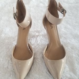 Mia Camel Closed Toe Heels